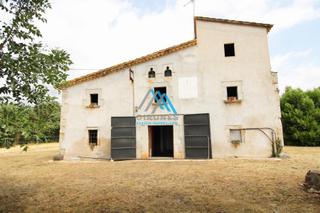 Masia  Cami vell de girona. Caldes de malavellamasia