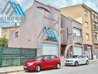Casa aparellada a Doctor casals s/n. Santa cristina darocasa