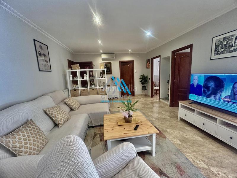 Foto 2d4d205a-e398-464b-a6a0-cf6a7a7ca0b7. Edifici a Poble Calonge