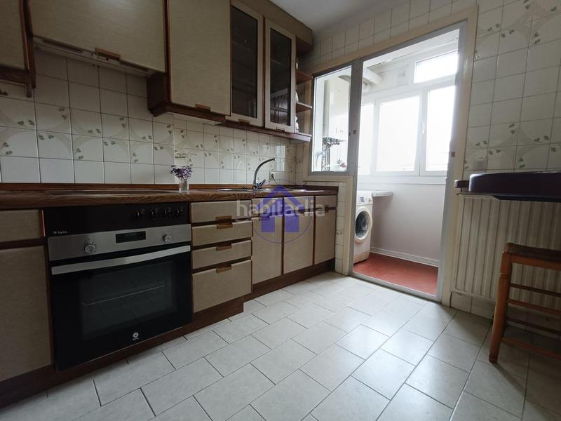 Foto b85ea1a7-8d56-491e-ac72-fd6001d1526c. Flat with heating parking in As Travesas - Balaidos Vigo