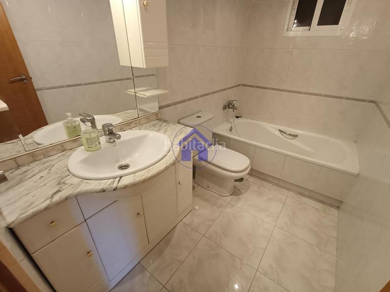 Foto 0a4a822f-1fc3-420b-adbe-e3cdfe87da3c. Miete etagenwohnung in As Travesas - Balaidos Vigo
