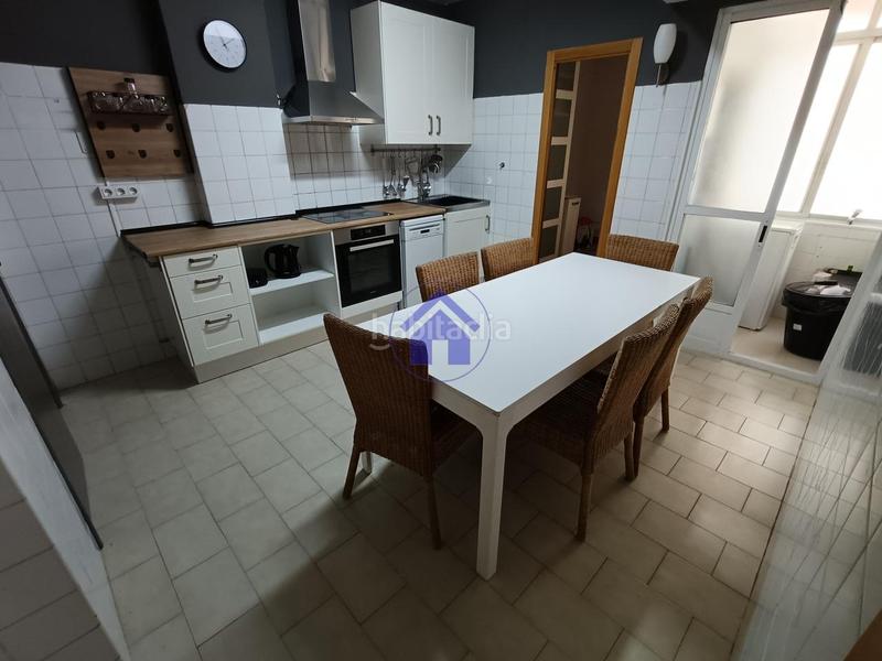 Foto db4f3d4b-746f-410f-8b26-fbed59e573cc. Miete etagenwohnung in As Travesas - Balaidos Vigo