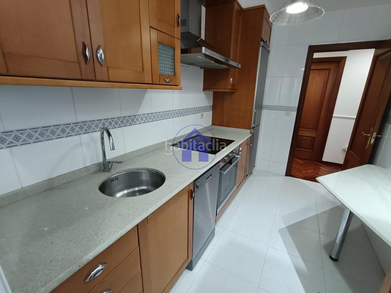 Foto e63eea2a-8078-4b99-9701-080640119b74. Alquiler piso en Coia Vigo
