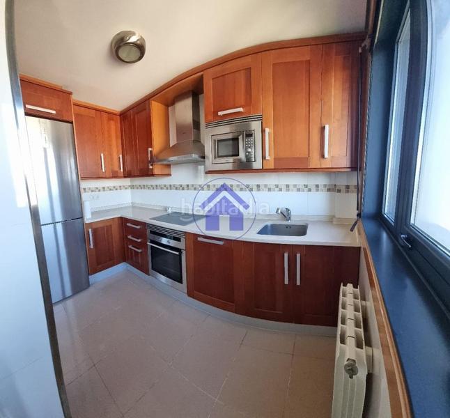 Foto 2ebcb825-a716-4501-b8ab-60de4f69569c. Rent apartment with heating parking pool in Alcabre Vigo