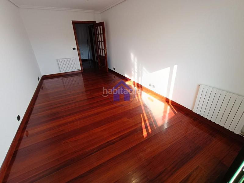 Foto 0cba1d8f-9562-4ceb-ab0a-c3dae42728bb. Location attique avec chauffage parking dans Plaza Independencia Vigo