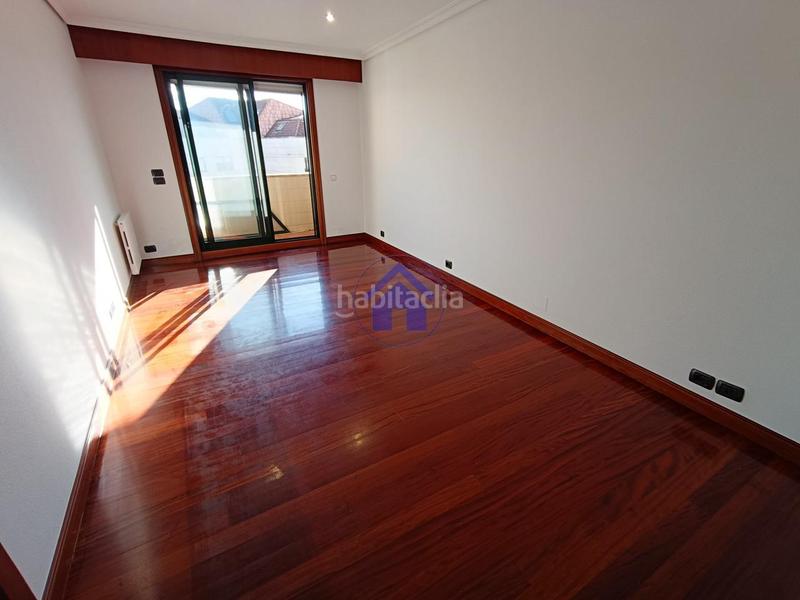 Foto 5902b25c-b73c-4f44-baf9-068bd291c08c. Location attique avec chauffage parking dans Plaza Independencia Vigo