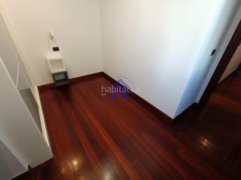 Foto 747409ed-ff10-4e04-b7db-4b8d393f09de. Location attique avec chauffage parking dans Plaza Independencia Vigo