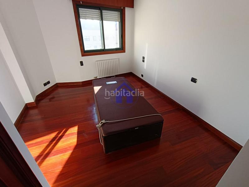 Foto 212a12b7-111c-46d5-8f0e-84de99d0c0db. Rent penthouse with heating parking in Plaza Independencia Vigo
