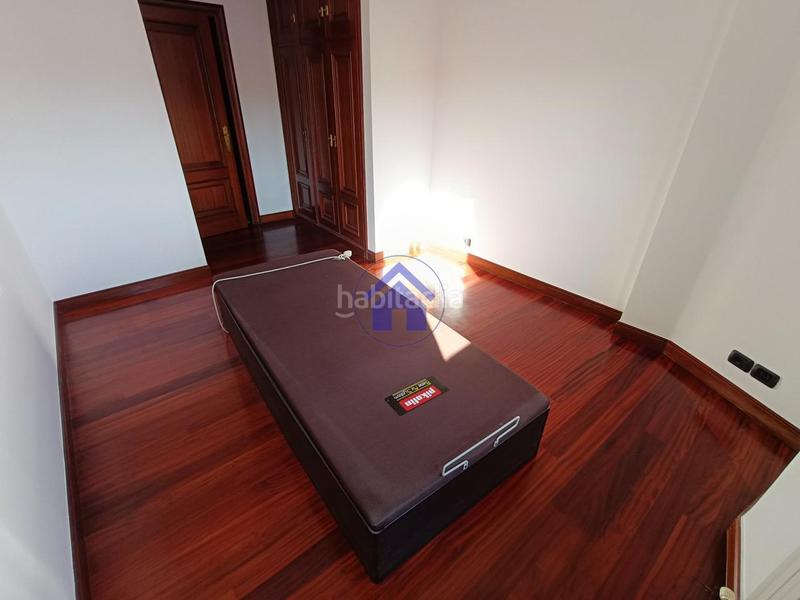 Foto 3573cae6-b24b-4843-b99d-1848bffe8065. Rent penthouse with heating parking in Plaza Independencia Vigo