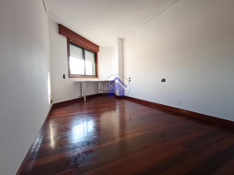 Foto 9538f93b-9033-4771-a71f-d36ab5c8a623. Rent penthouse with heating parking in Plaza Independencia Vigo