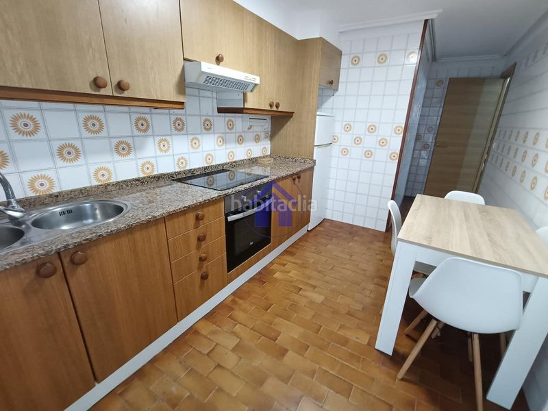 Foto 033756f8-ba22-4f58-9653-6aac3be2f71b. Rent flat with heating parking in Sardoma - Castrelos Vigo