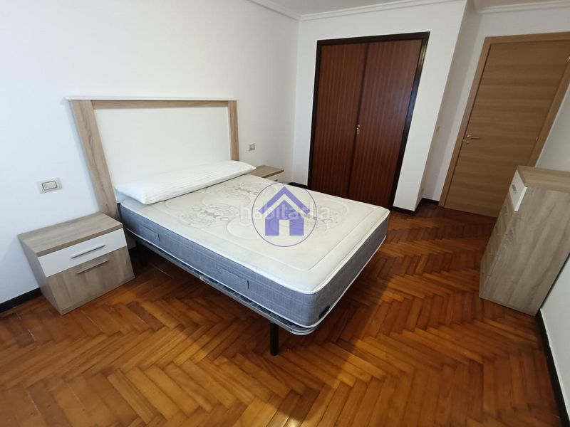Foto 88249aad-84b9-4e2b-bc88-6ae08a36de3c. Rent flat with heating parking in Sardoma - Castrelos Vigo