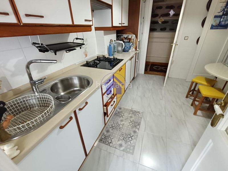 Foto 428bc80e-fb67-4a5a-a746-cb1e2fece8bb. Rent flat with heating parking in Camelias - Pi y Margall Vigo
