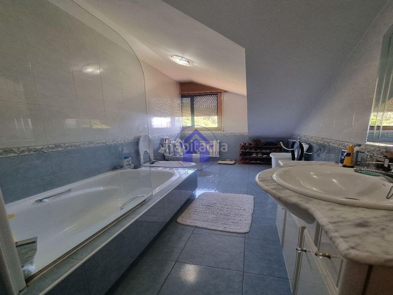 Foto 4edb1f18-d0bc-48e1-b3aa-600612edf9b7. Chalet en Baiona