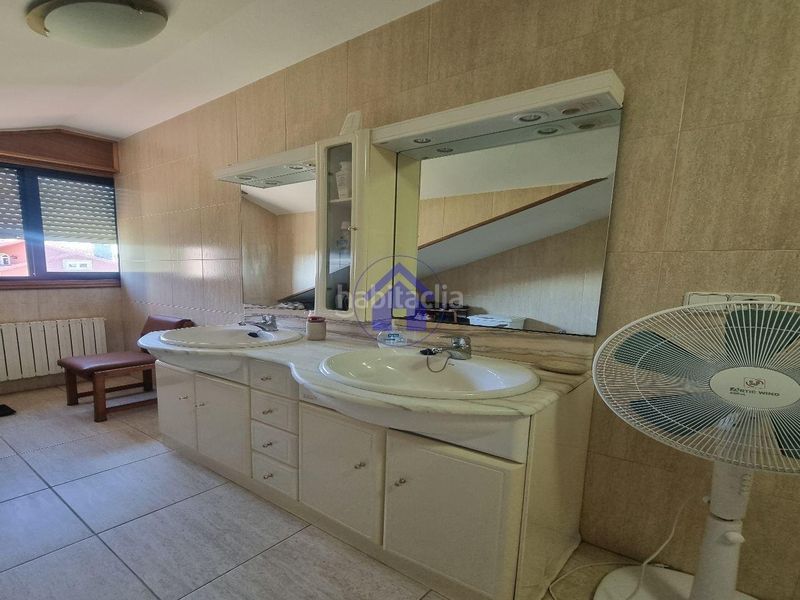 Foto eed0e60e-56e4-4175-955a-8001d6aaf42a. Chalet en Baiona