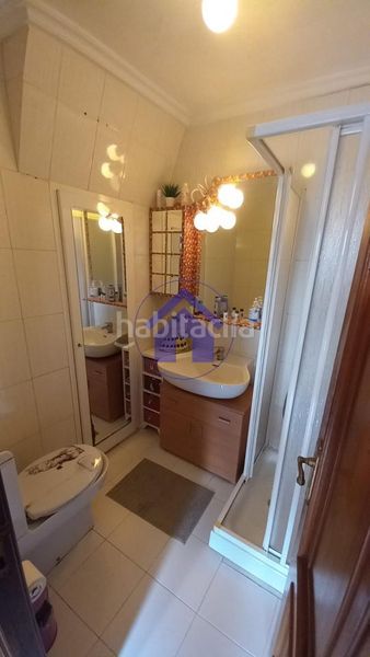 Foto 531a3034-0caa-4e6b-b3e1-2cf84e54c069. Xalet amb calefacció aparcament piscina a Teis Vigo