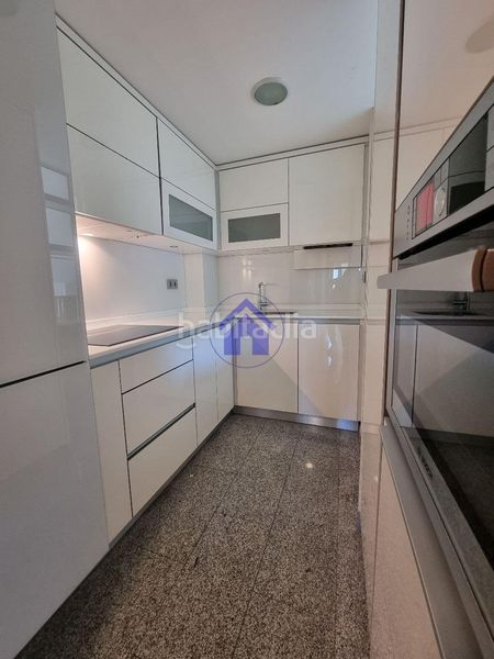 Foto 49be2099-bce5-48ad-adbc-c96b4a488b65. Lloguer apartament amb calefacció aparcament piscina a Vigo
