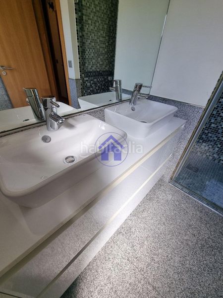 Foto d0b06522-5a4c-40f2-9e4e-ec3b8d5cdad7. Lloguer apartament amb calefacció aparcament piscina a Vigo