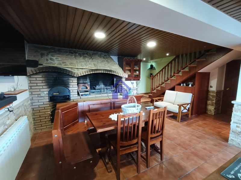 Foto a4d70d89-31ab-474b-b2e3-9430179ef3fb. Casa amb calefacció aparcament a Gondomar