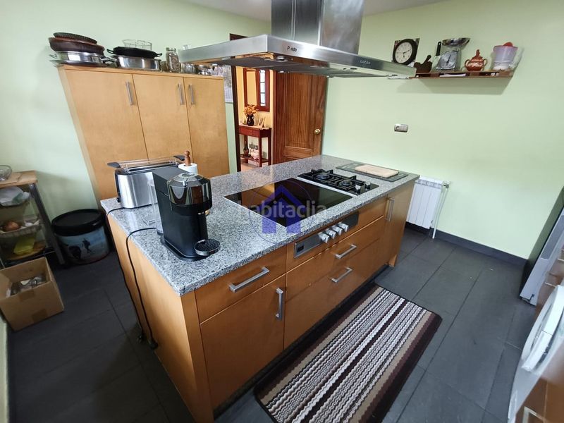 Foto aee96cf3-b371-4d35-98ff-94e247e826a1. Casa amb calefacció aparcament a Gondomar