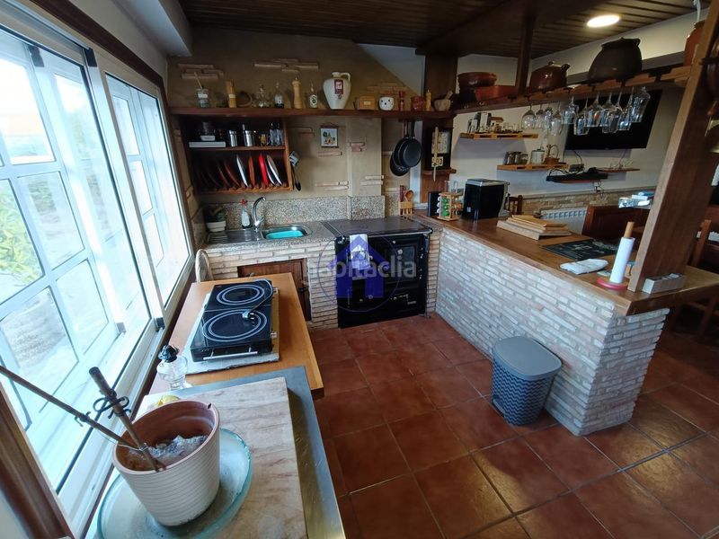 Foto d9d62836-b126-4915-b9f1-cd21cb042ce0. Casa amb calefacció aparcament a Gondomar