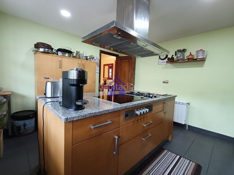 Foto dacaabf1-c0db-482d-82eb-91fa7118d780. Casa amb calefacció aparcament a Gondomar