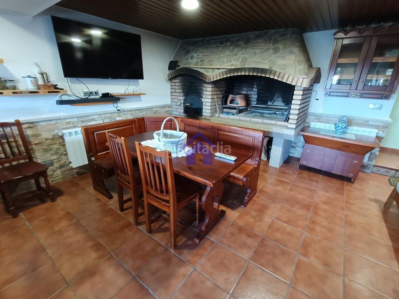 Foto dbf2eeb6-515d-4102-829d-7a7cd0d9a342. Casa amb calefacció aparcament a Gondomar