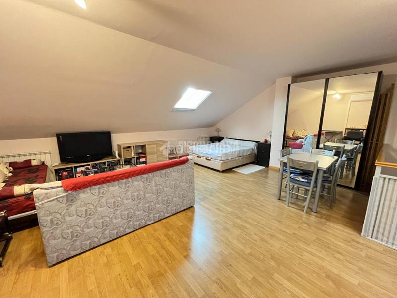 Foto 2fa020f8-bfbe-4a94-82c9-4a0a3df62834. Piso  en venta en Loeches
