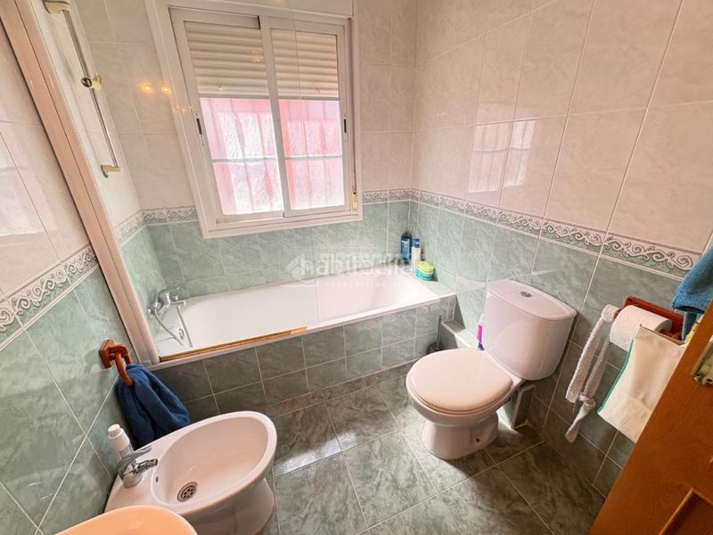 Foto 471d6f0e-5f60-4eb4-9040-da8449826621. Casa aparellada a Loeches