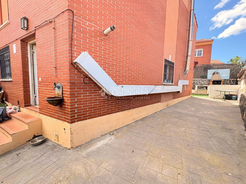 Foto 97187345-07d7-4854-bd51-2f8fea54694e. Casa aparellada a Loeches