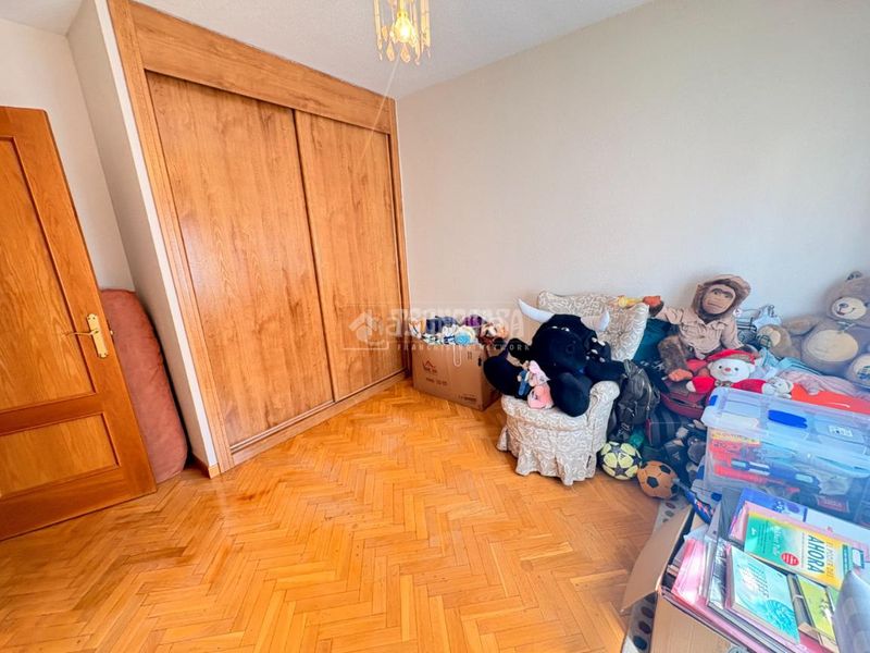 Foto dcc52455-9b4b-4abb-b843-d775dcf1ceec. Casa aparellada a Loeches