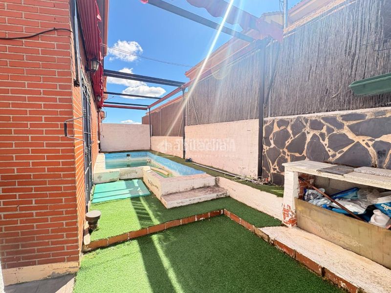 Foto ef97f457-cb08-4c05-82b8-f494fddc9555. Casa aparellada a Loeches