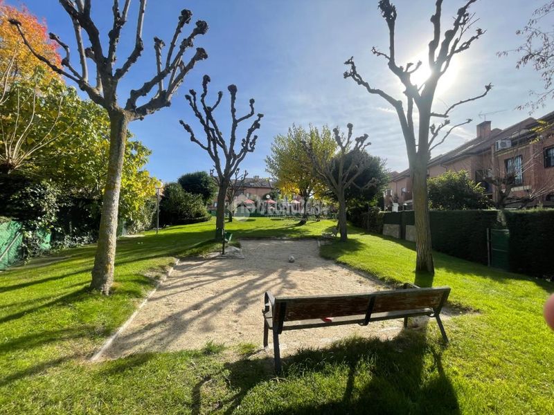 Foto ca863cce-e9bb-4b3e-ab10-c31b9b026bb1. Casa aparellada a Loeches