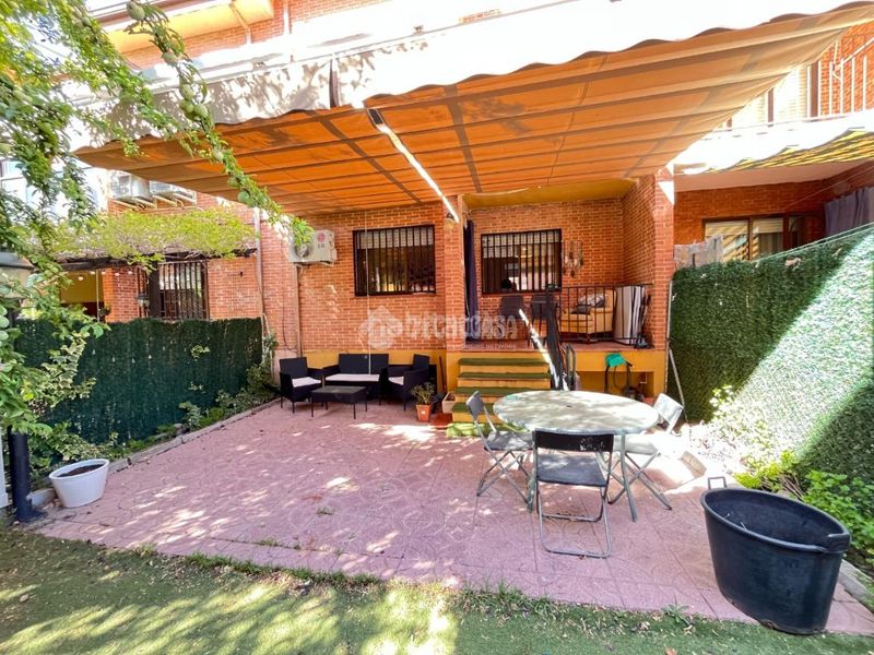 Foto e7de90e9-f6f8-46f9-a9e2-9445b7ea2efc. Casa aparellada a Loeches