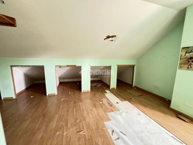 Foto 20bd18af-6581-48b8-af5f-845bdd5a61b1. Casa pareada casa en venta en Loeches