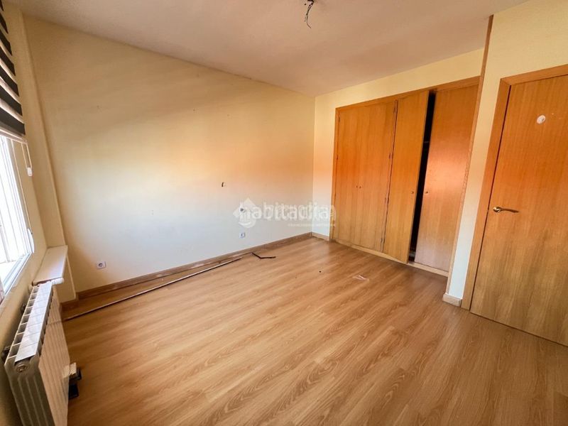 Foto 2de3ab56-9471-4504-9bb2-0d7854e00946. Casa pareada casa en venta en Loeches
