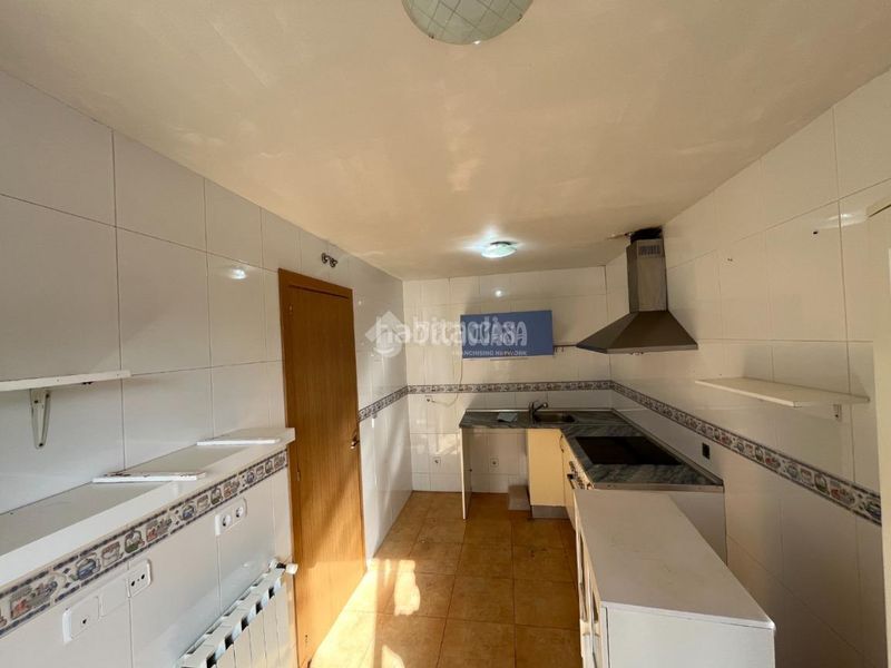Foto 366c1de2-908d-40b1-b8a3-7ce8c2935e81. Casa pareada casa en venta en Loeches