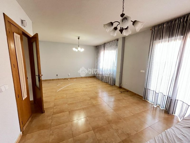 Foto 5868338b-8413-4438-9aac-5b28733c91e5. Casa pareada casa en venta en Loeches