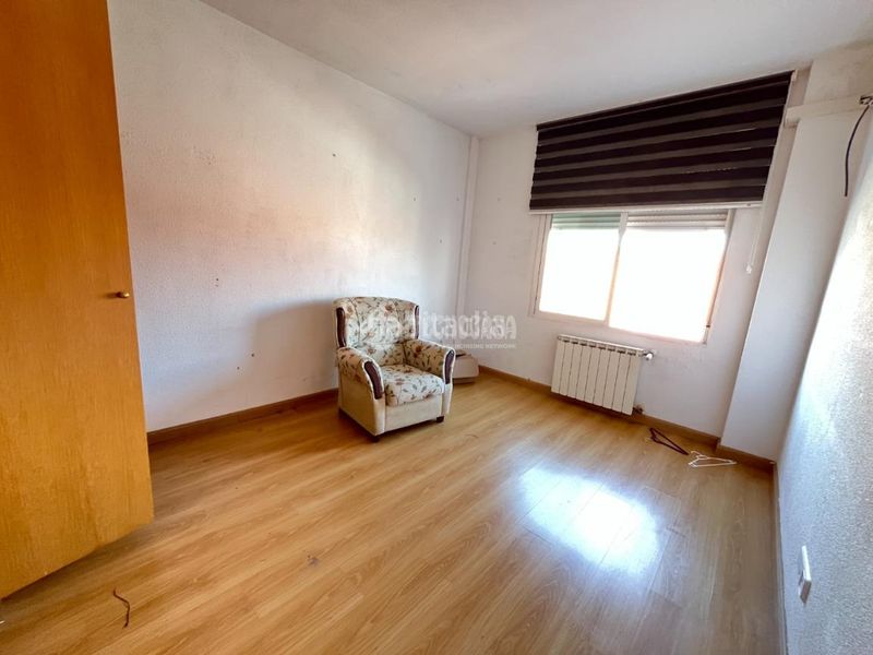 Foto 95d4adeb-7d7c-4c29-b878-41a9b3cf7fc8. Casa pareada casa en venta en Loeches