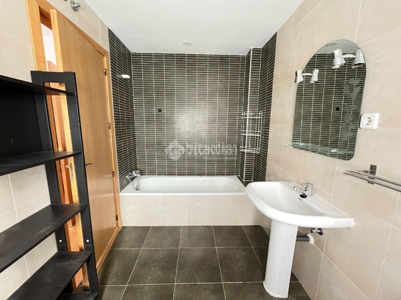 Foto f01affa8-4a97-439e-b455-7a825866c44a. Casa pareada casa en venta en Loeches