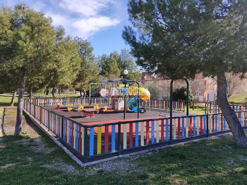 Foto 4f8f8c9b-8f24-42ef-960a-88be41c03380. Autoparkplatz in Loeches