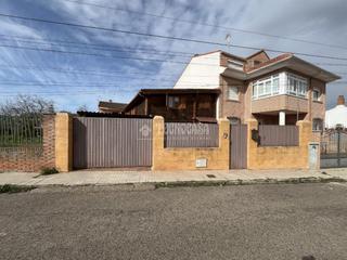 Towny house en Torres de la Alameda. Casa en venta en torres de la alameda
