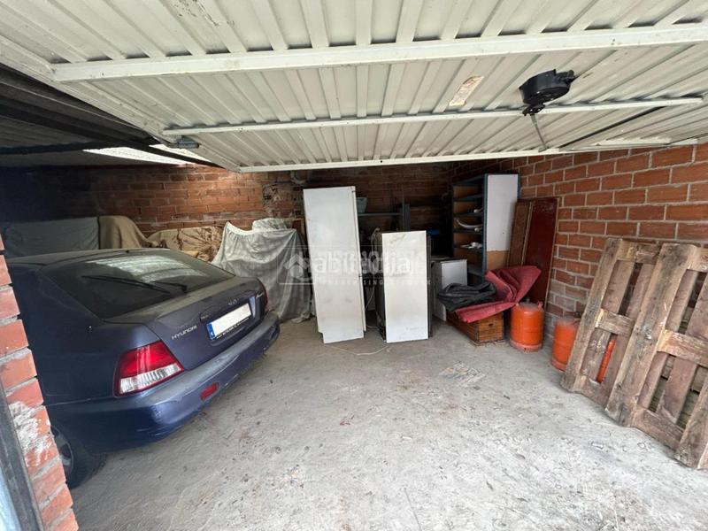 Foto f786f46d-ebab-4eb3-adb8-04064eaf1b5f. Aparcament cotxe a Loeches