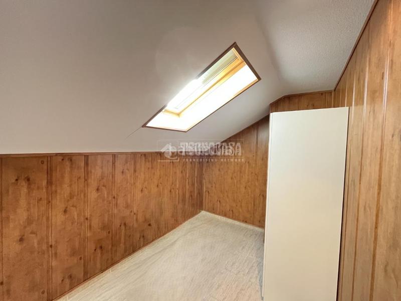 Foto 9682a5f0-4761-40b9-8dc9-c948cc488875. Casa pareada casa en venta en Loeches
