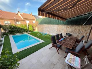 Towny house en Loeches. Casa en venta en loeches