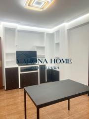 Rent Flat in Avenida de libia 8. Oportunidad zona sagunto ¡estudiantes!