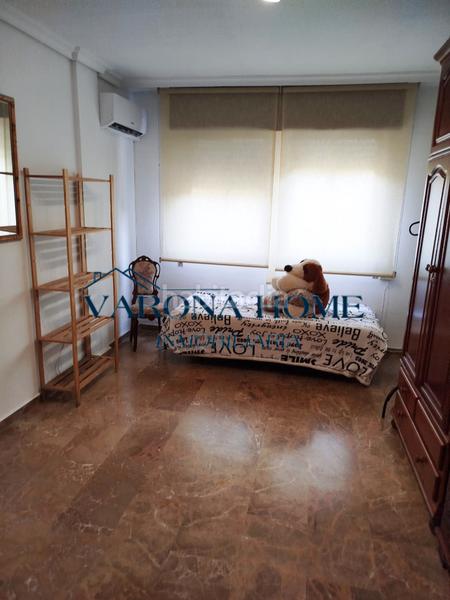 Foto 7d0deb7b-8db7-4c45-a5e2-338ee583a73c. Miete etagenwohnung in calle albéniz 14 in Ciudad Jardín - Zoco Córdoba