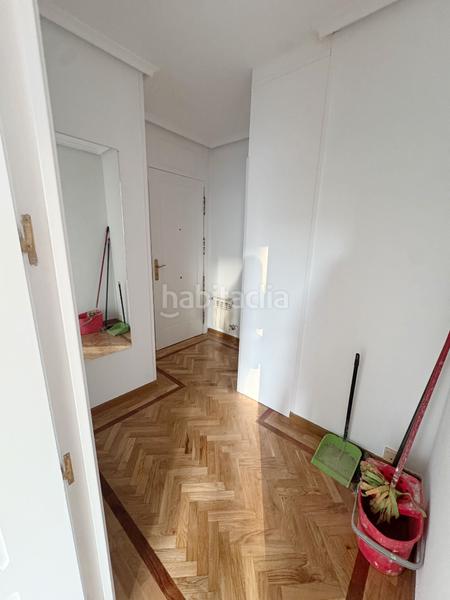 Foto ed55d0c7-4030-41c3-bec1-1b3d1aa8a4db. Alquiler piso precioso piso en urbanización con piscina en Madrid