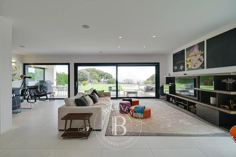 Foto 4593d665-c04f-4c90-9f05-4afc51d33a71. Casa amb calefacció aparcament piscina a Centre Sant Andreu de Llavaneres