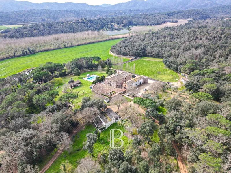 Foto 8ae6e30f-13ad-4137-9323-abff32766233. Masia amb calefacció aparcament piscina a Niàgara Parc -Àgora Parc Tordera